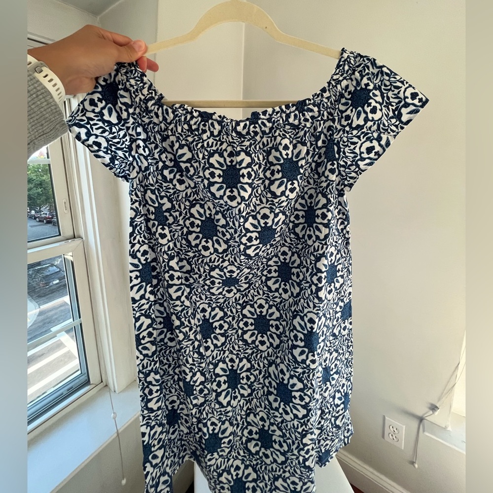 Vineyard vines off the shoulder dress